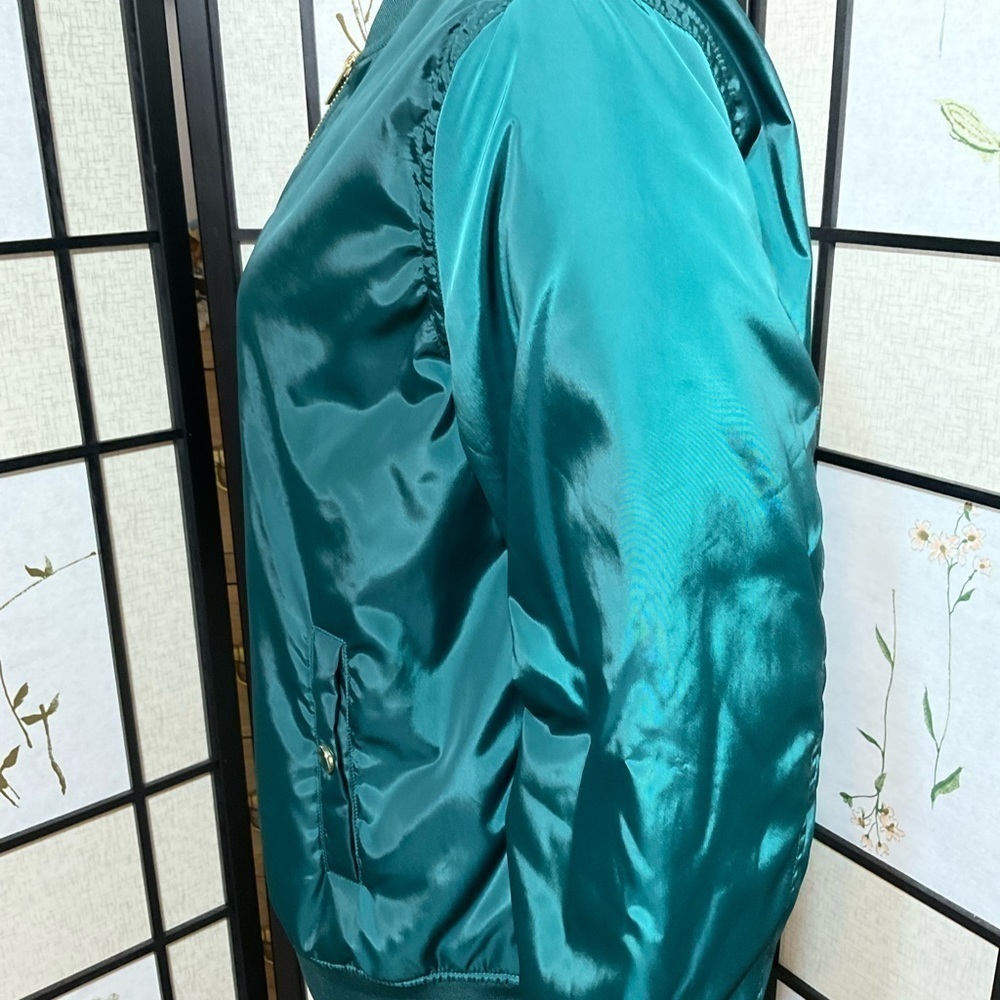 IMAN Windbreaker with Animal Print Lining - Picture 5 of 6